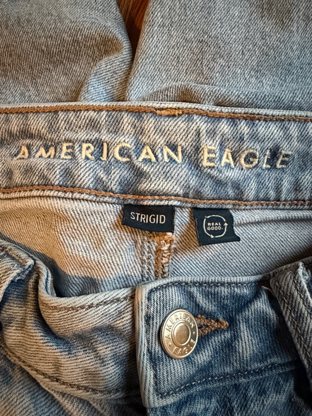 American Eagle Outfitters Mom Jeans High-Rise Light Blue Jeans Short - Picture 5 of 7